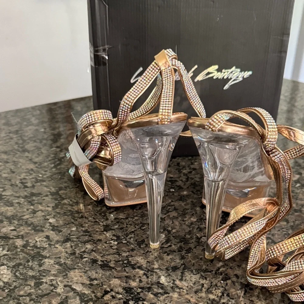 La Modish Boutique rose Gold Women's  Strappy Platform Heels NWT 11